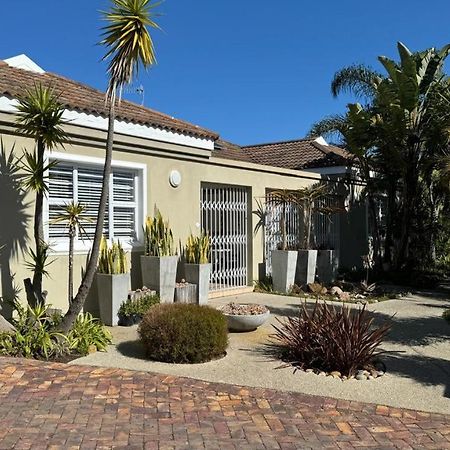 Plett57 - Self Catering - Room No2 Plettenberg Bay Extérieur photo